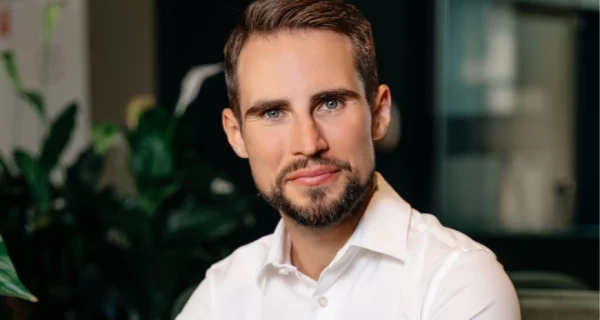 118540_83d0ada4330a43e78bc2196908c7c64d~mv2